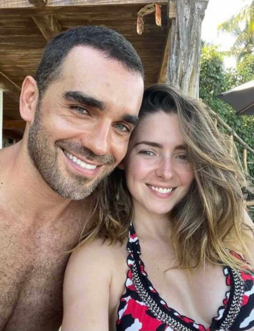 <b>Ariadne Díaz y Marcus Ornellas</b> también aprovecharon el día para dedicarse mensajes de amor en sus redes sociales. “Happy Valentine’s Day my love! ¡Te admiro y te amo muchísimo! ¡Gracias por tanto!”, expresó el actor, mientras que la actriz respondió: "Ayyyy te amo”, junto a varios emojis de corazones.
<br>