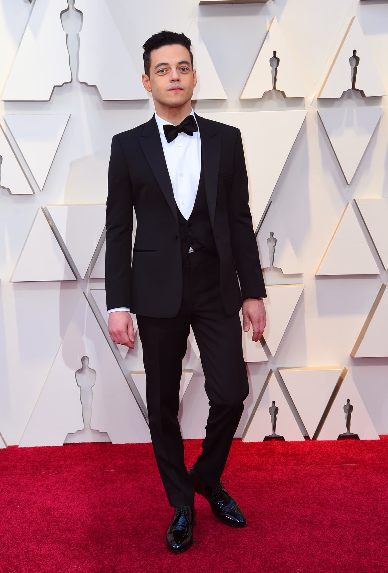 Rami Malek lució impecable con un esmoquin tal y como lo dictaba la gala hollywoodense.