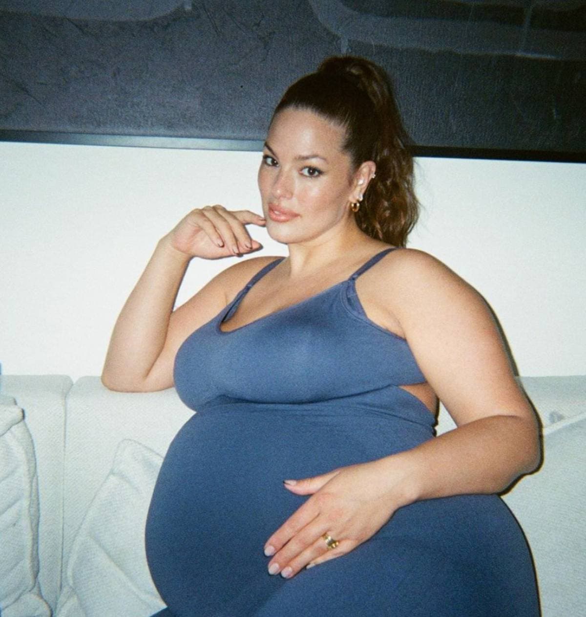 Ashley Graham anuncia que ya nacieron sus mellizos en casa
