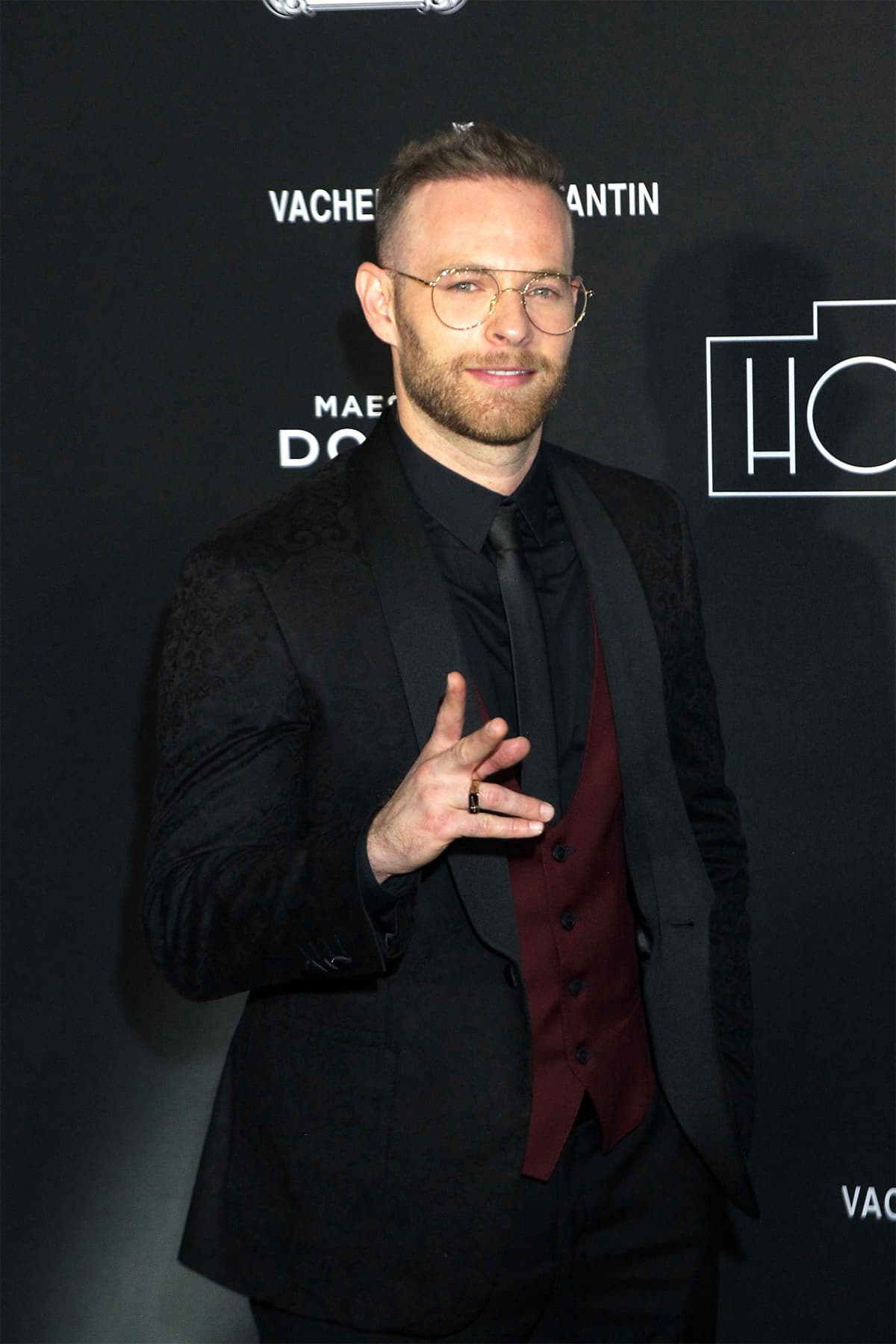 Al ser cuestionado sobre dichas cualidades, el actor confesó que es importante que esa chica ideal debe darle prioridad a la fe, además de tener en cuenta a la familia, ya que desea tener dos hijos. “Para mí sí es muy importante la familia, aunque trabajo mucho, mis decisiones siempre van a ser con base al beneficio de mi familia, no el bienestar de mi carrera”, aseguró.