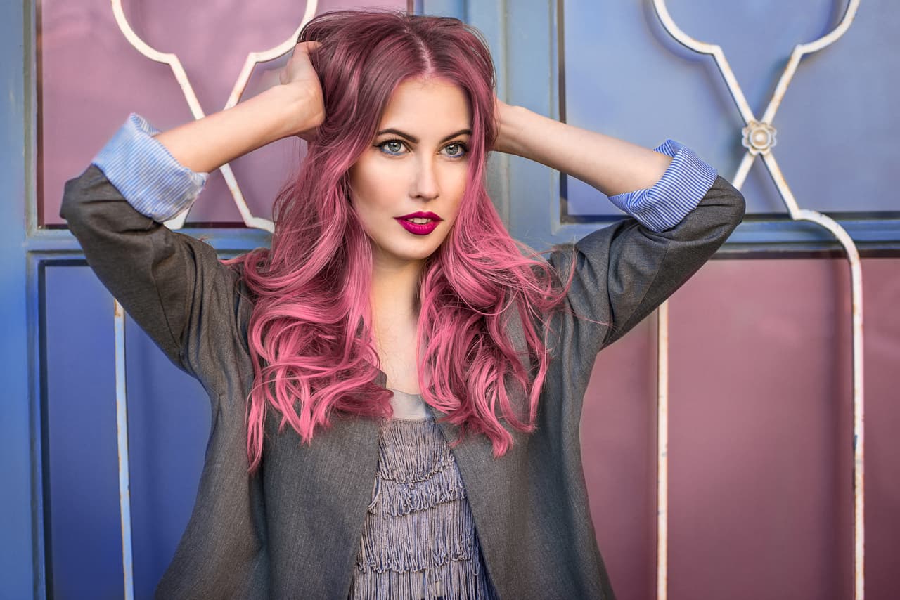 ¿Buscas copiar este estilo de melena Barbie? Aquí algunas otras opciones de acuerdo a tu color de piel.