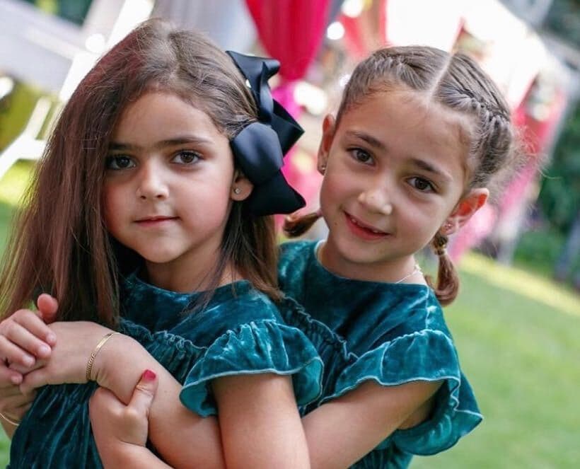 Jacky Bracamontes ha sido una madre que siempre se muestra orgullosa de sus hijas, pues nunca deja pasar ningún momento para compartirlo en sus redes. Ahora sorprendió con una galería en la que las recuerda en una fiesta.