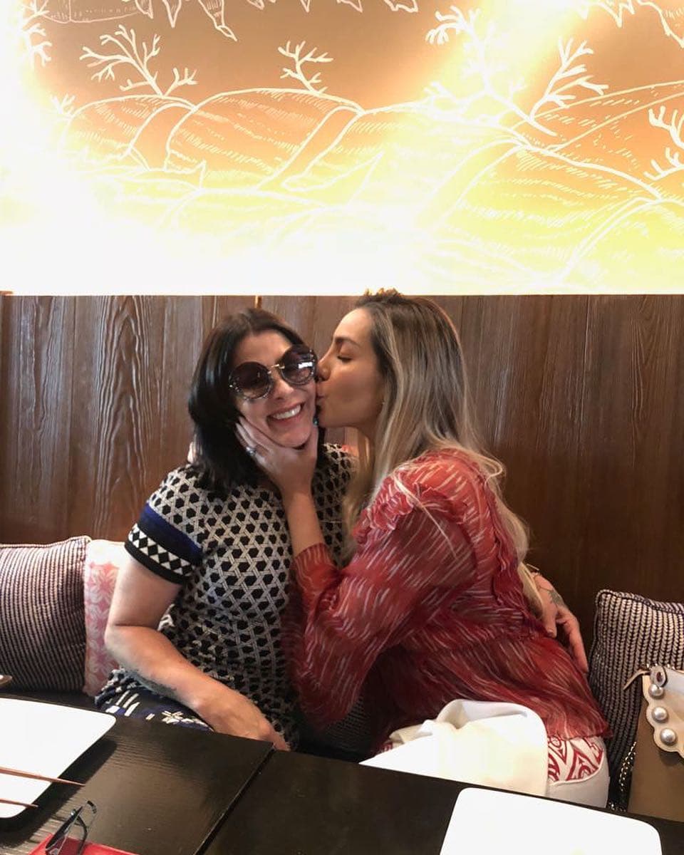 Alejandra Guzmán y Frida Sofía celebrando el 10 de mayo en 2018.