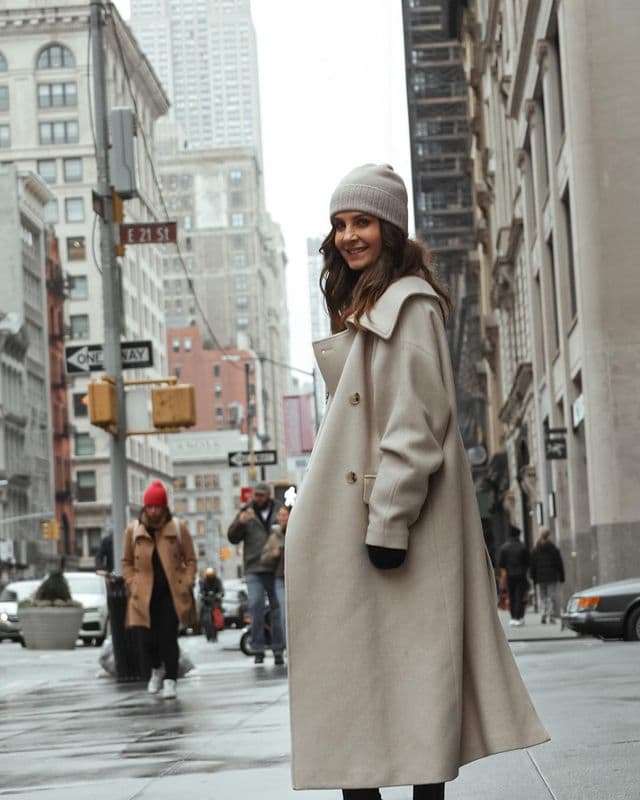 Mayrin Villanueva y sus hijas en NY