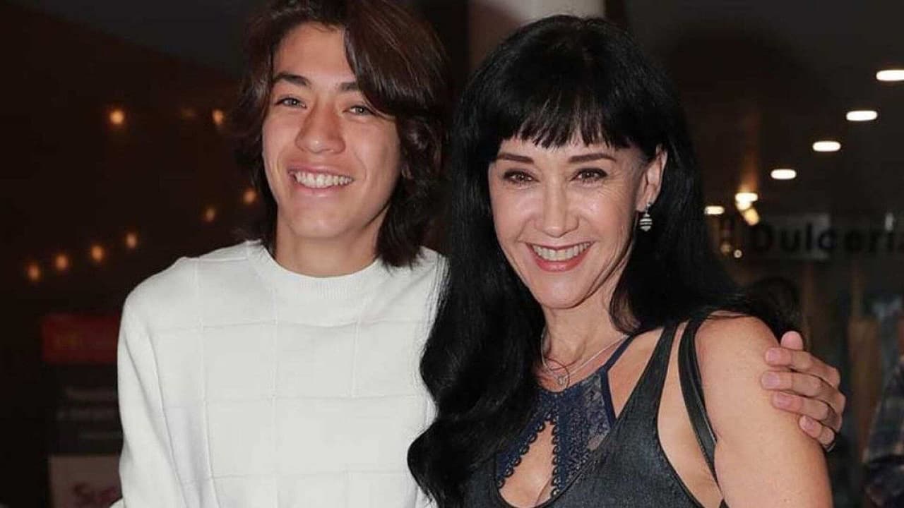 Susana Zabaleta hace pasar oso a su hijo al cantar éxito de Lady Gaga