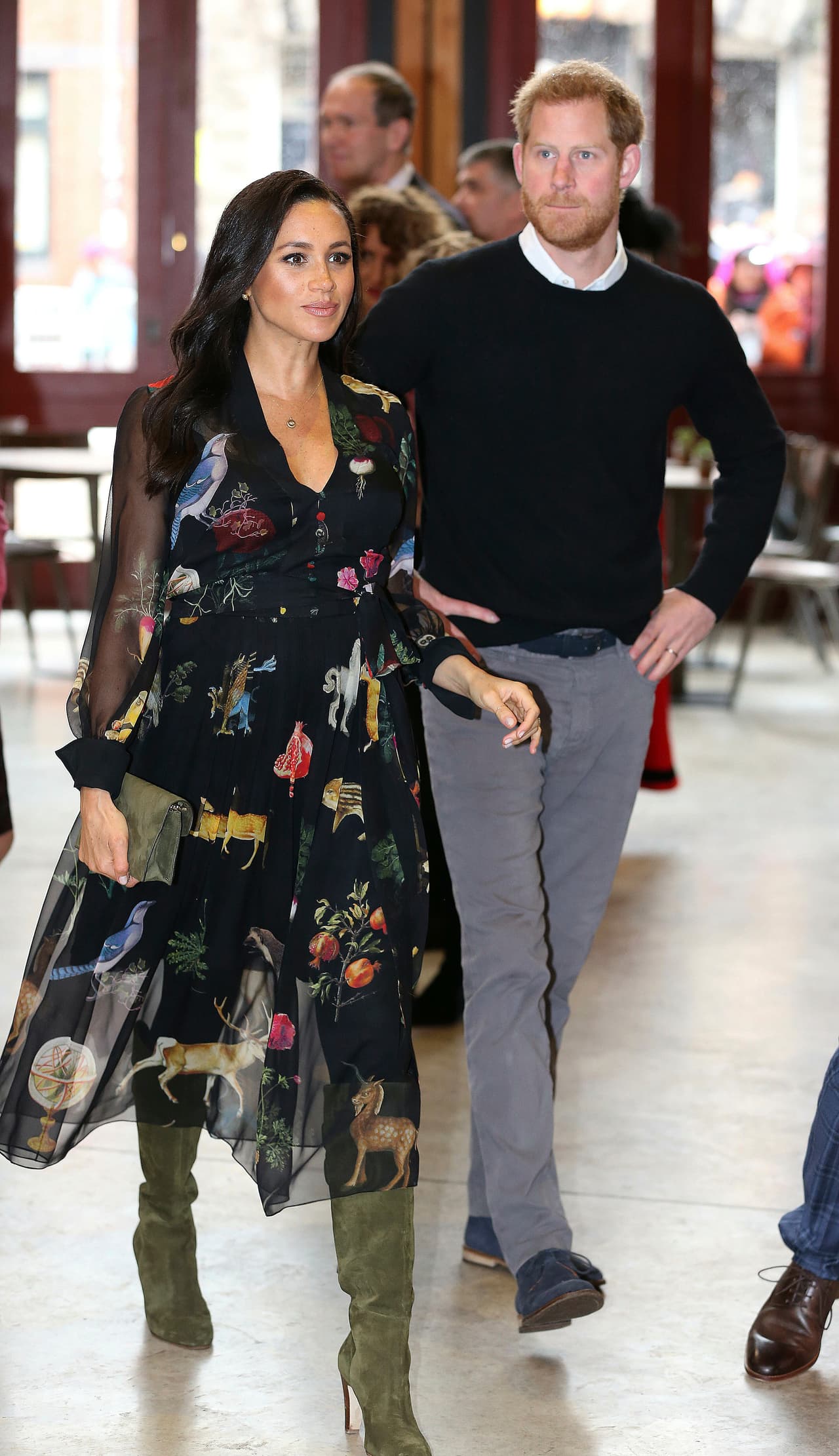 Aunque usualmente prefiere usar piezas sin estampados, Meghan sabe incorporarlos ocasionalmente a su rutina.