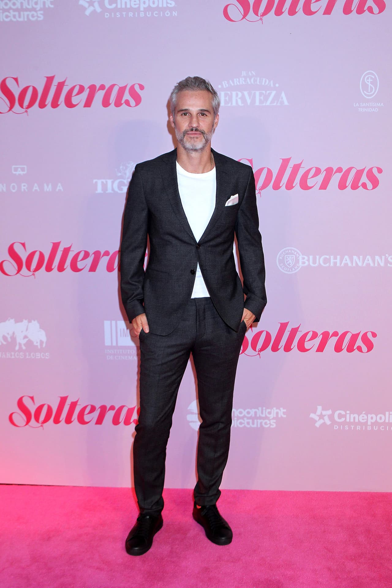 El intérprete, de 42 años, ha participado en más de 12 producciones en televisión como ‘Soy tu fan’ y ‘Sin rastro de ti’, además este año formó parte del elenco de la película ‘Solteras’.