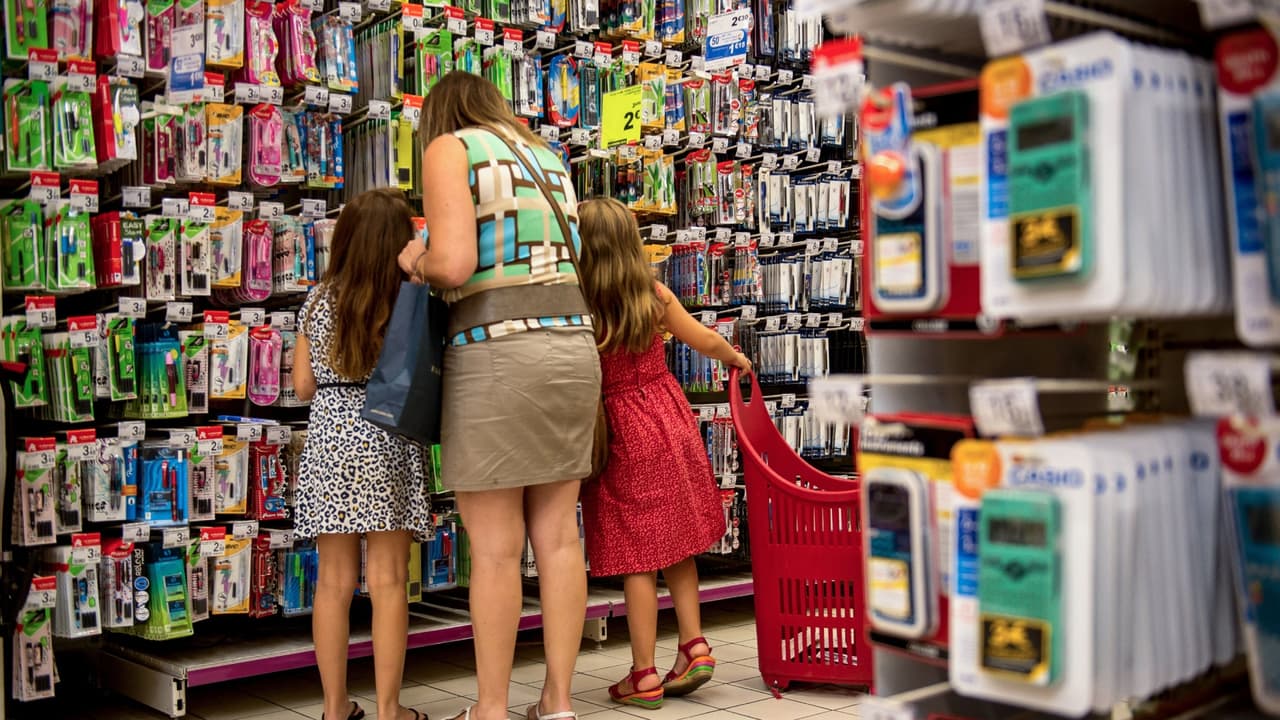 Regreso a clases en Nueva York: padres están preocupados por el alza de precios de útiles escolares