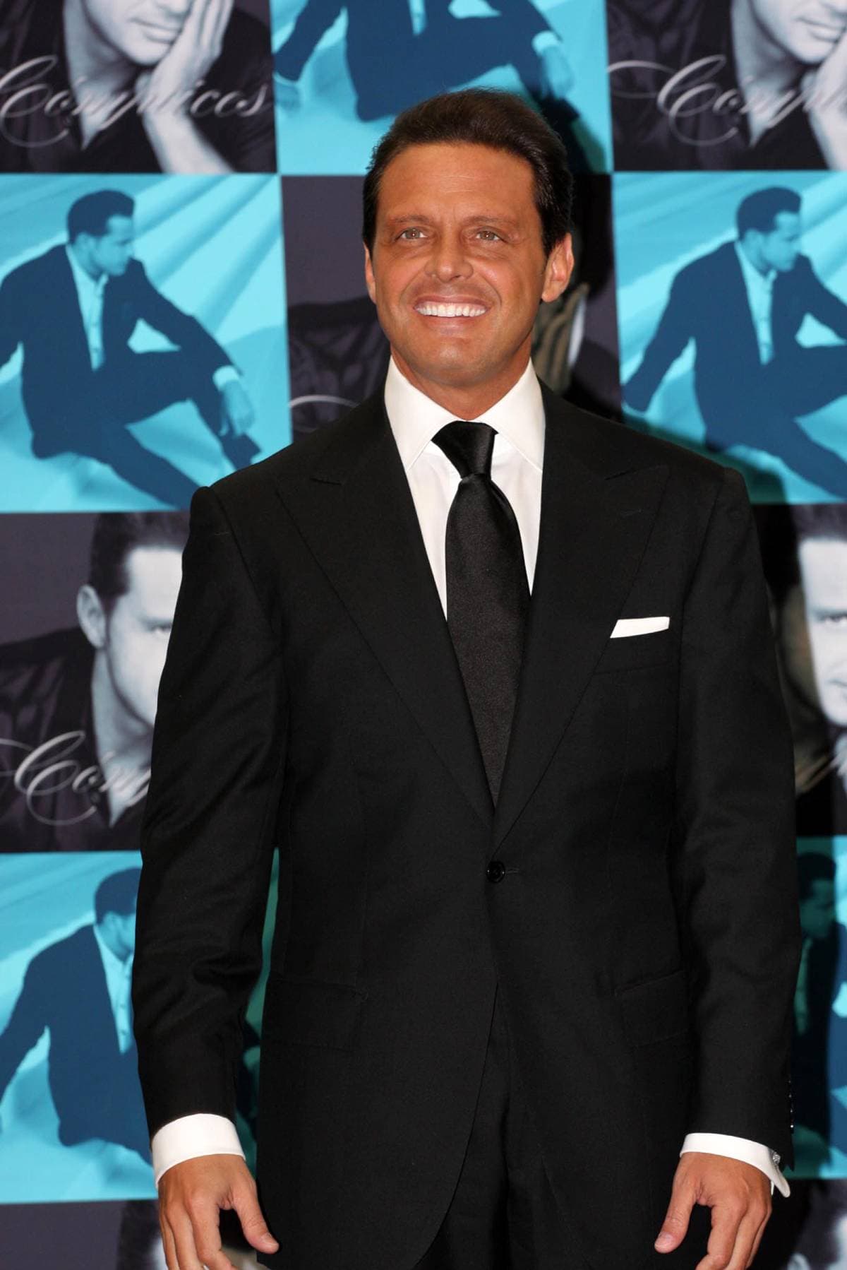 Luis Miguel reaparece y sus fans aseguran que luce más joven