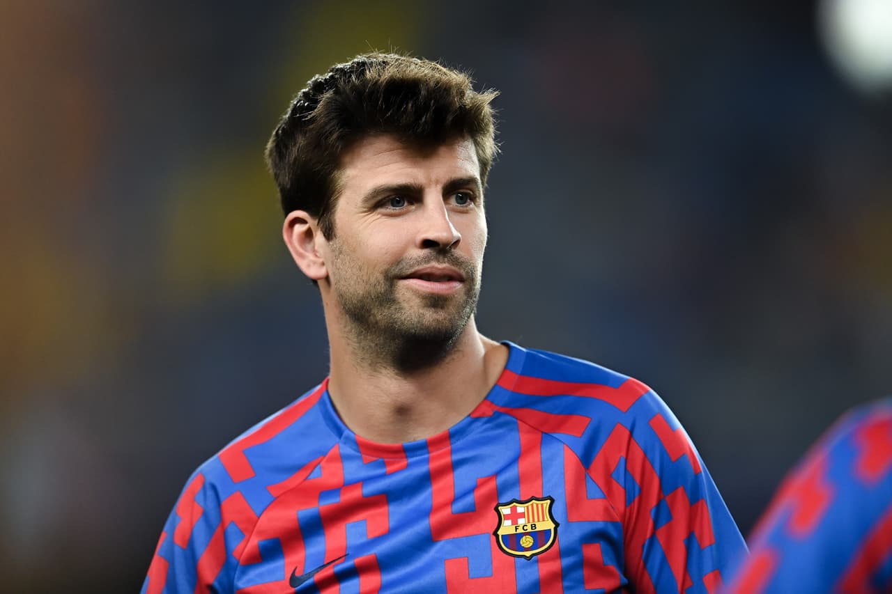 BARCELONA, SPAIN - SEPTEMBER 07: Gerard Pique of FC Barcelona looks on during the warm up prior to the UEFA Champions League group C match between FC Barcelona and Viktoria Plzen at Spotify Camp Nou on September 07, 2022 in Barcelona, Spain. (Photo by David Ramos/Getty Images)