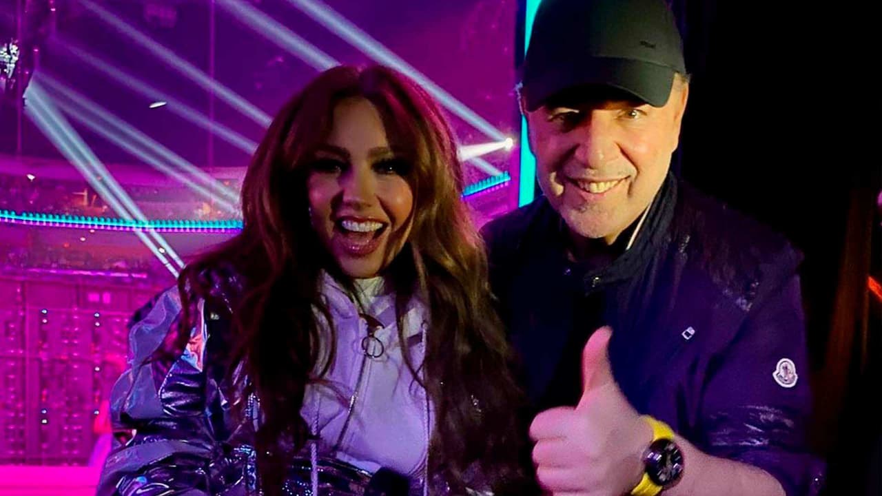 Thalía y Tommy Mottola cumplieron 20 años de casados y lo celebraron cantando ‘Happy Anniversary’
