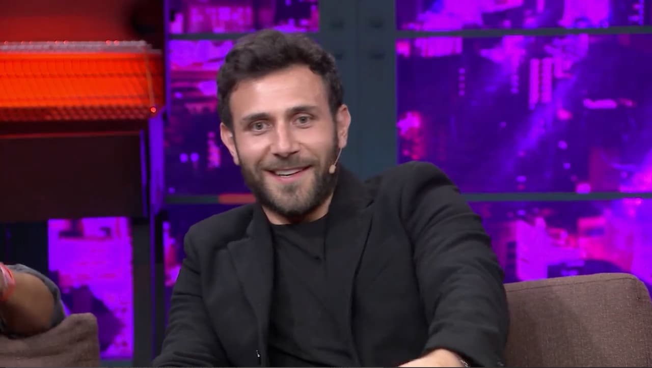 Carlos Ferro explica la historia detrás de una tanga verde