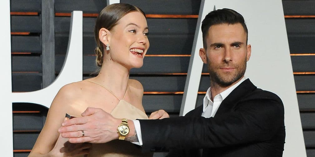 3. Adam Levine y Behati Prinsloo: La voz de Maroon 5 se casó con la modelo de Victoria Secrets, de 24 años.
