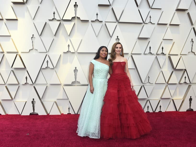 Marina de Tavira portó un vestido rojo del diseñador J. Mendel.