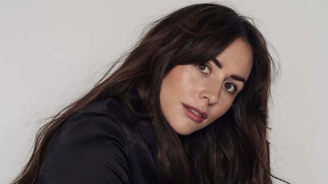 Zuria Vega le entra a la música y empieza clases de batería