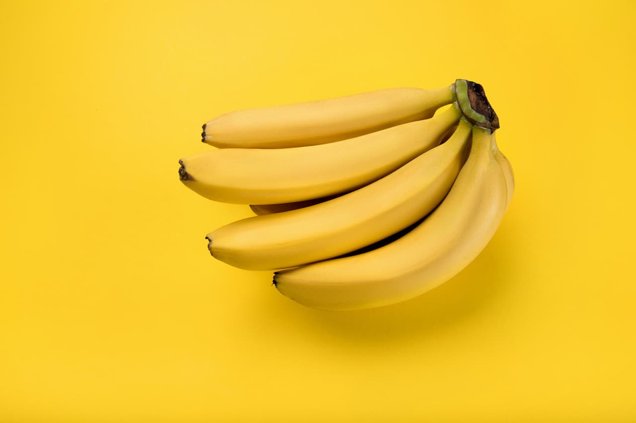 Plátano. La sucralosa que contiene este alimento estimula el apetito y aumenta el antojo de carbohidratos (FOTO: iStock)