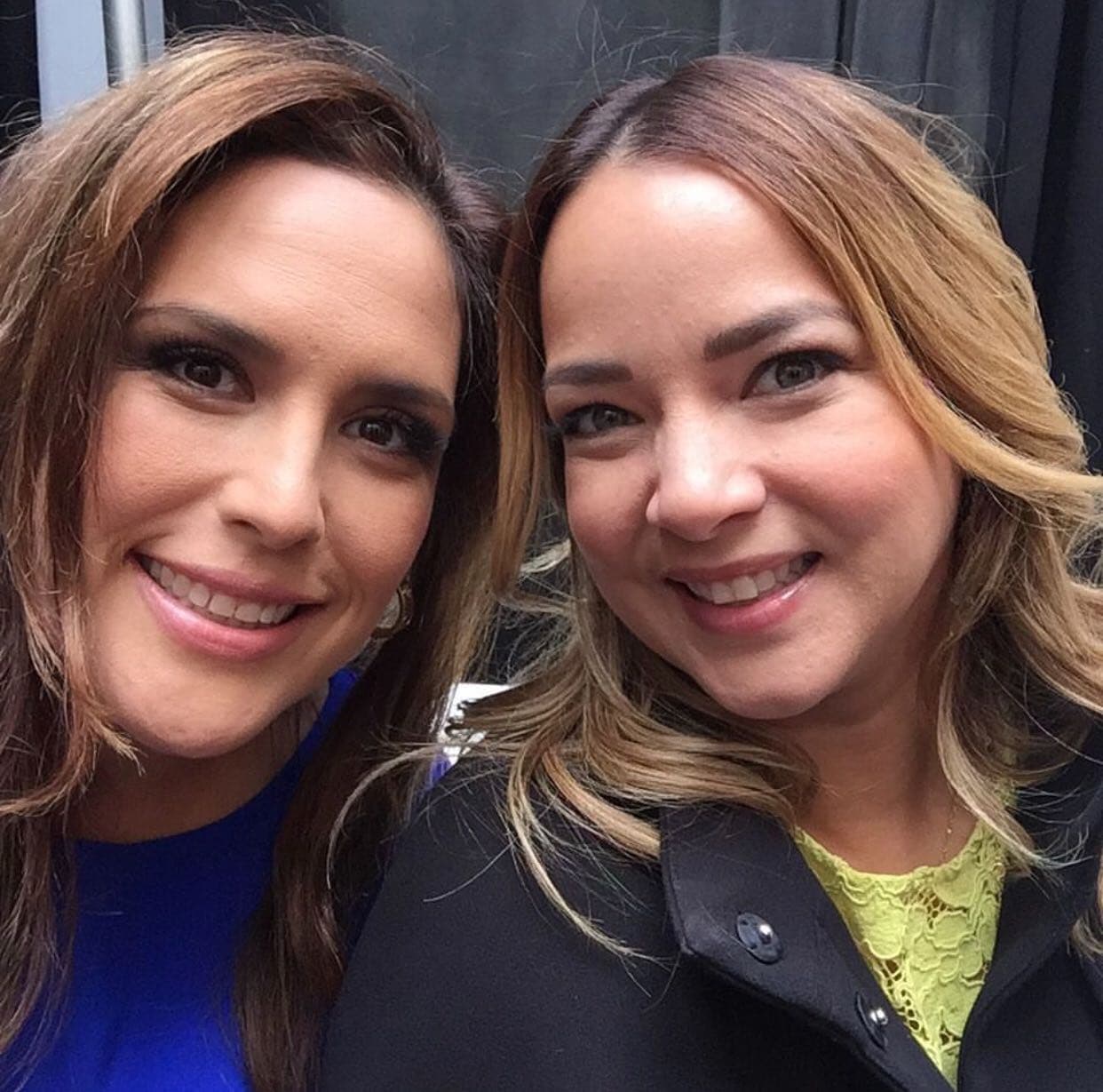 ¡Amigas y comadres! Angélica Vale y Adamari López se conocieron mientras participaban en la telenovela juvenil Amigas y rivales (2001) y desde entonces han seguido muy unidas.