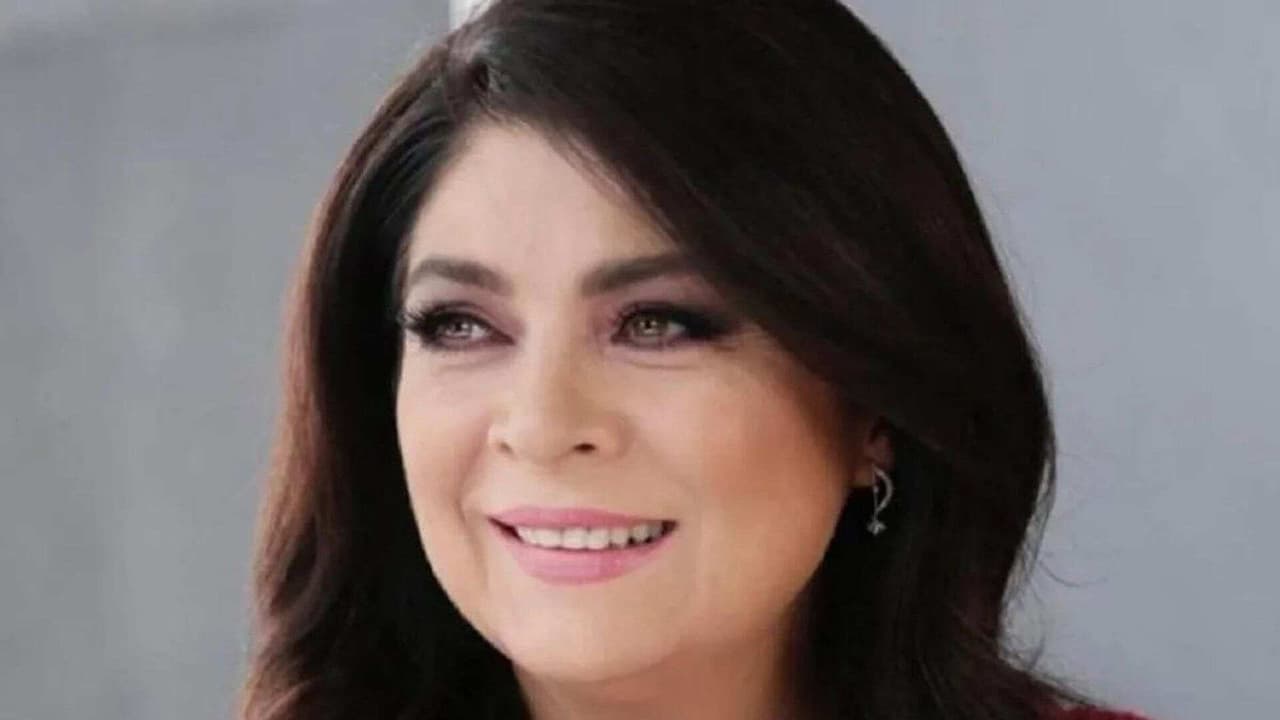 Victoria Ruffo le entra al norteño bailando con Los Tucanes de Tijuana