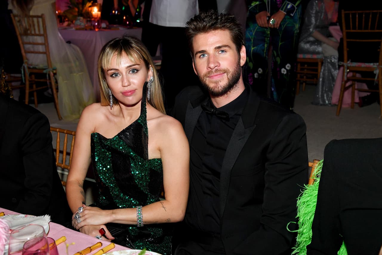 Aunque muchos creían que el matrimonio entre 
<b>Miley Cyrus </b>y 
<b>Liam Hemsworth </b>sería para siempre, no fue así y en el 2019 dieron a conocer que todo entre ellos había terminado, tras una relación intermitente de 10 años.
