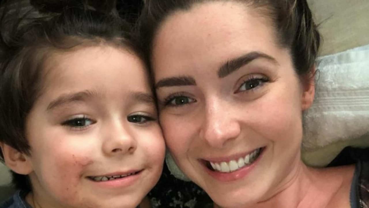 Con solo 4 años, el hijo de Ariadne Díaz ya tiene ‘tatuajes’ y fue su mamá quien se los dibujó