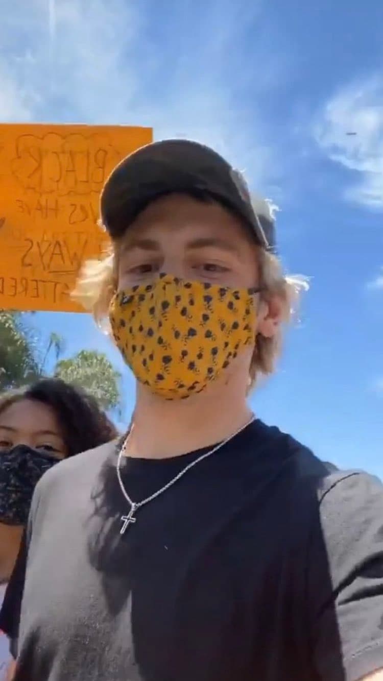 El actor de "El oscuro mundo de Sabrina", Ross Lynch.