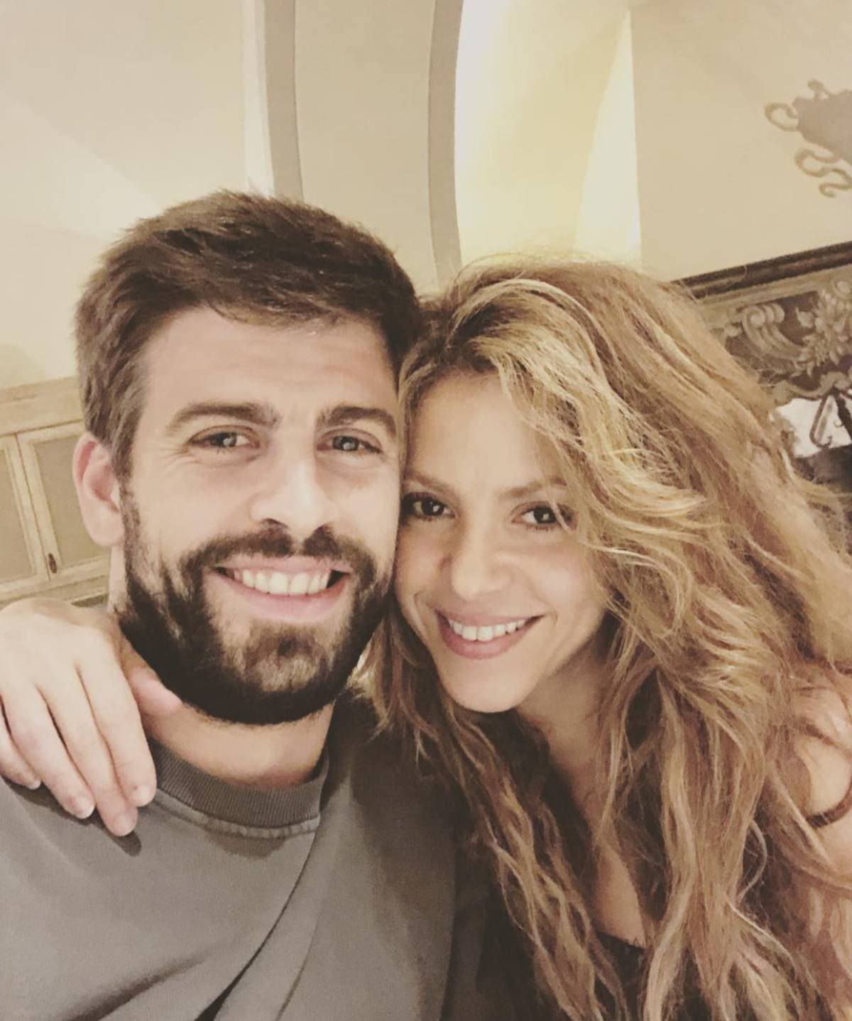 Captan a Gerard Piqué de fiesta con una mujer