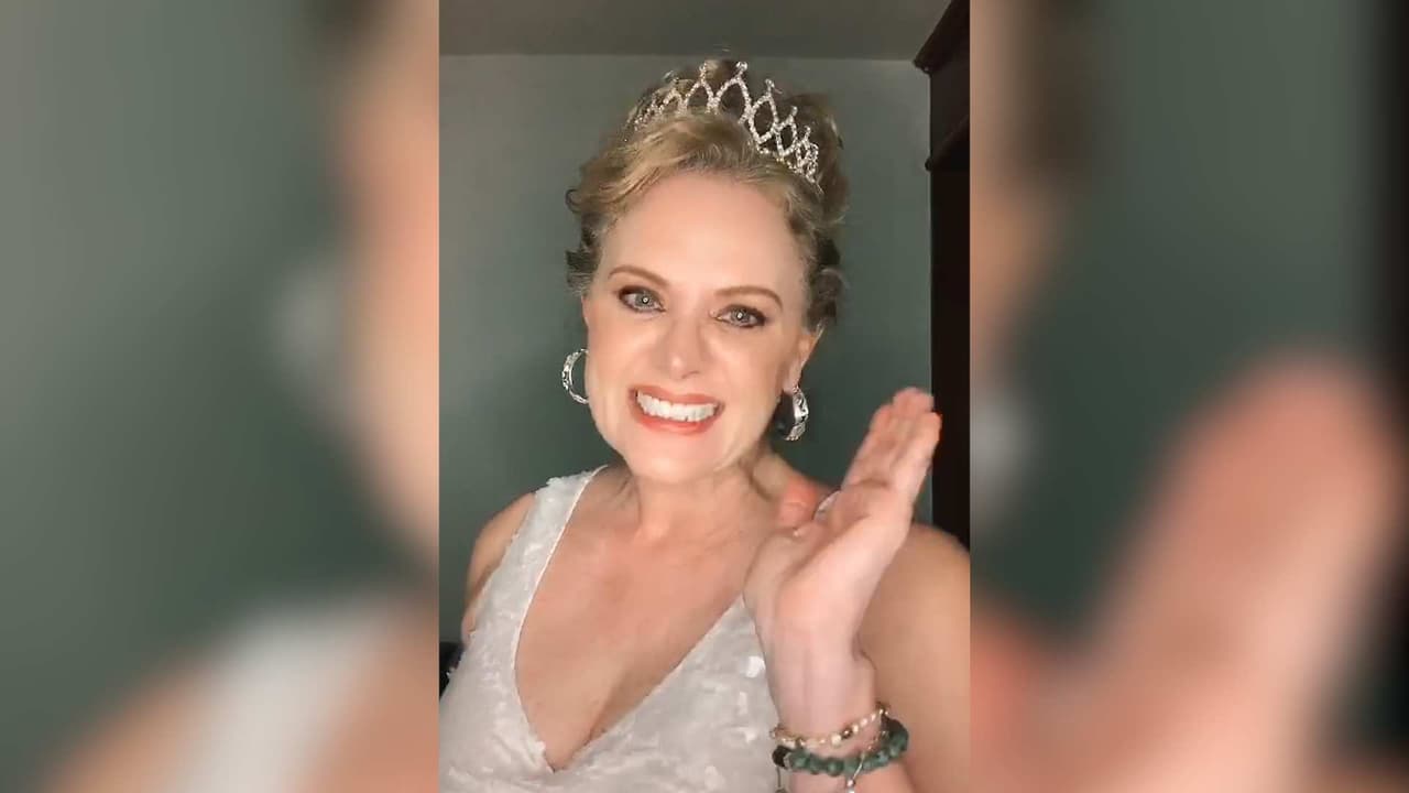 Erika Buenfil se convierte en participante de certamen de belleza