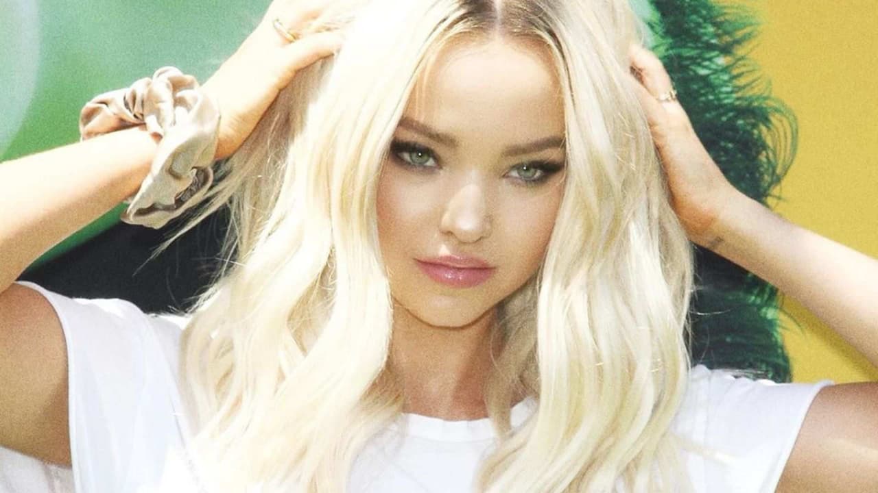 Critican a chica Disney, Dove Cameron, por posar sin bra