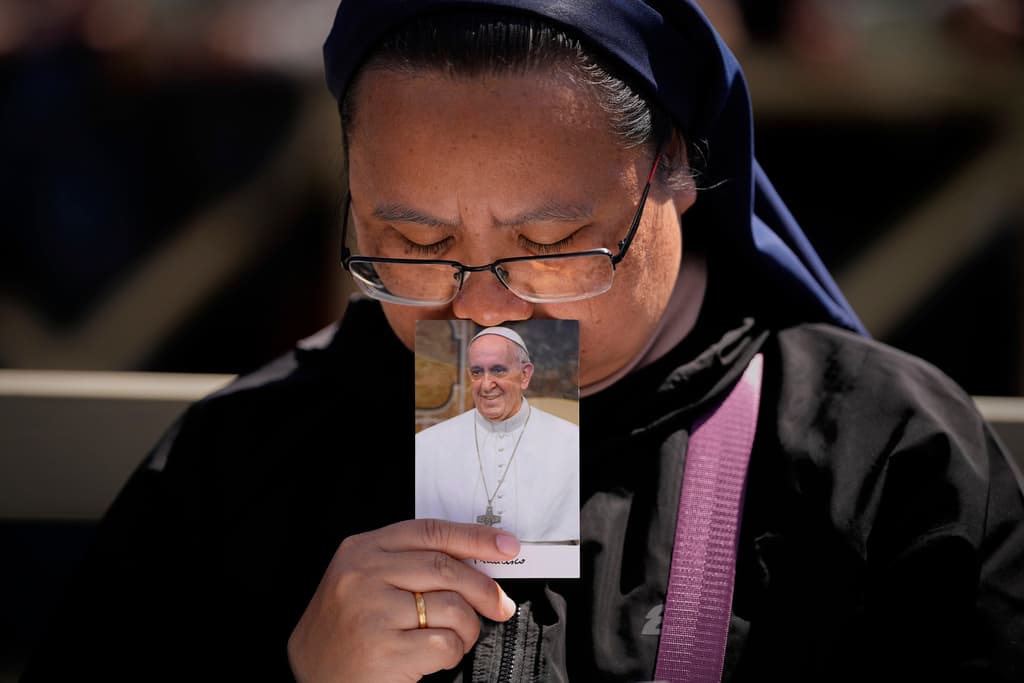Fotos: un escenario para líderes mundiales, religiosos y miles de feligreses