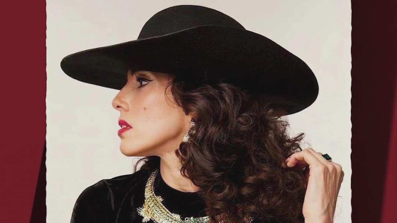 Sandra Echeverría cuenta cómo se prepara para encarnar a María Félix