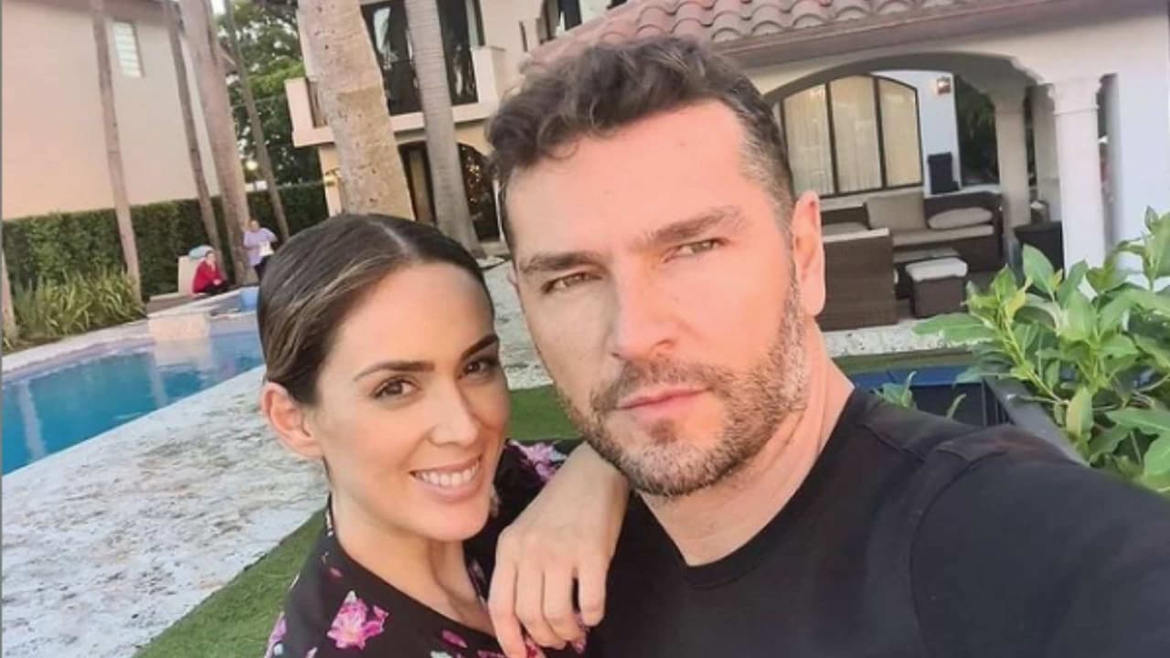 ¡Ni ella, ni sus hijas! Jacky Bracamontes se pone celosa al ver que su esposo tiene una nueva consentida