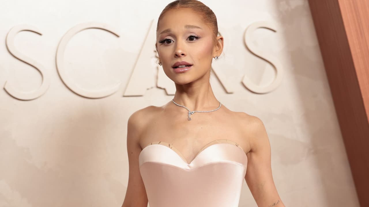 Ariana Grande impresiona por su delgadez: expertos opinan si es preocupante