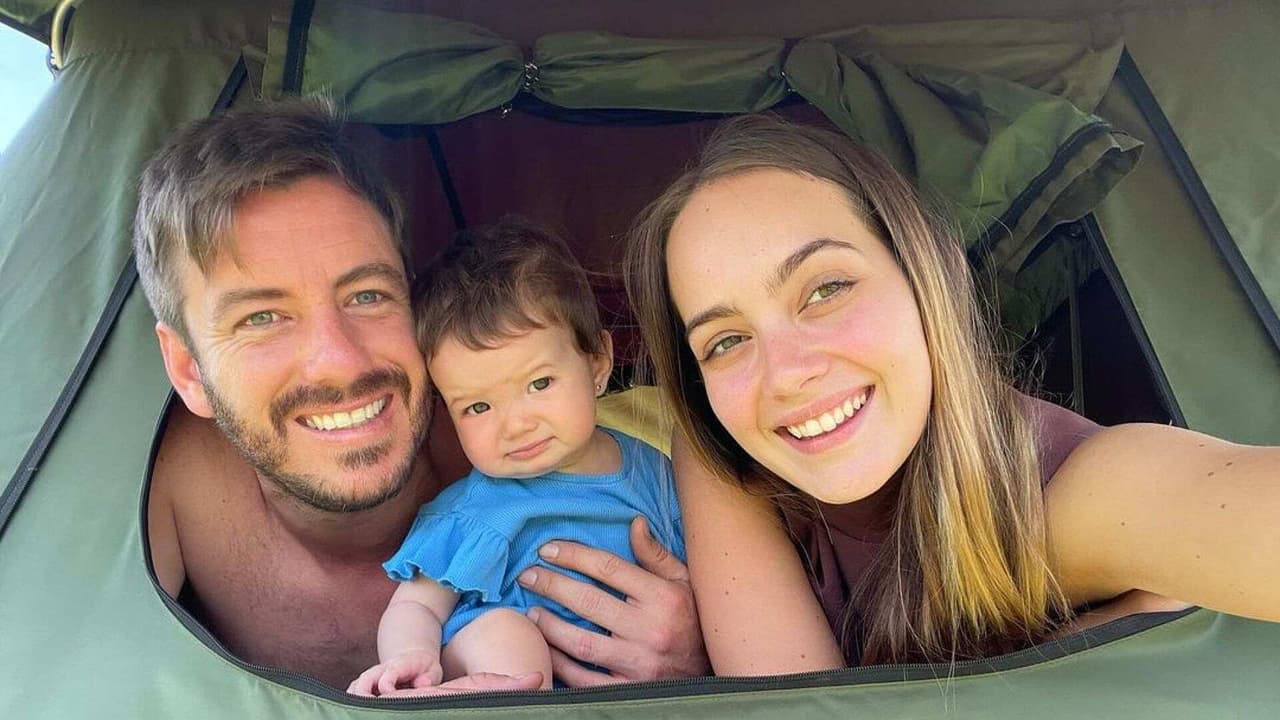 Juan Diego Covarrubias presume emocionado que su bebé ya come solita