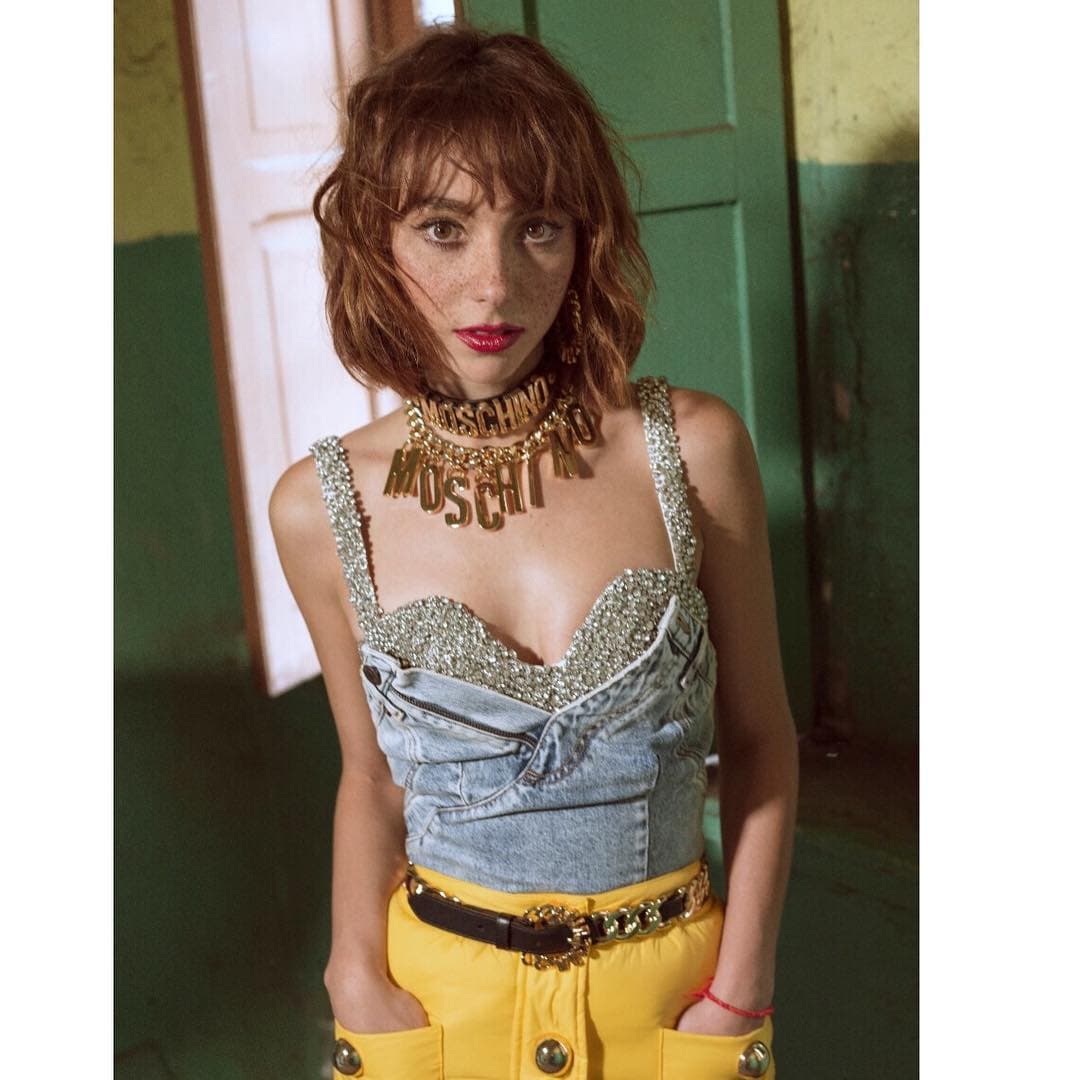 O también, como rock star, puede experimentar con más de una tendencia, estampado o textura y sigue luciendo fabulosa