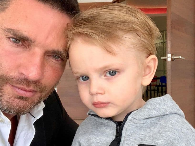 Julián Gil y su hijo Matías.