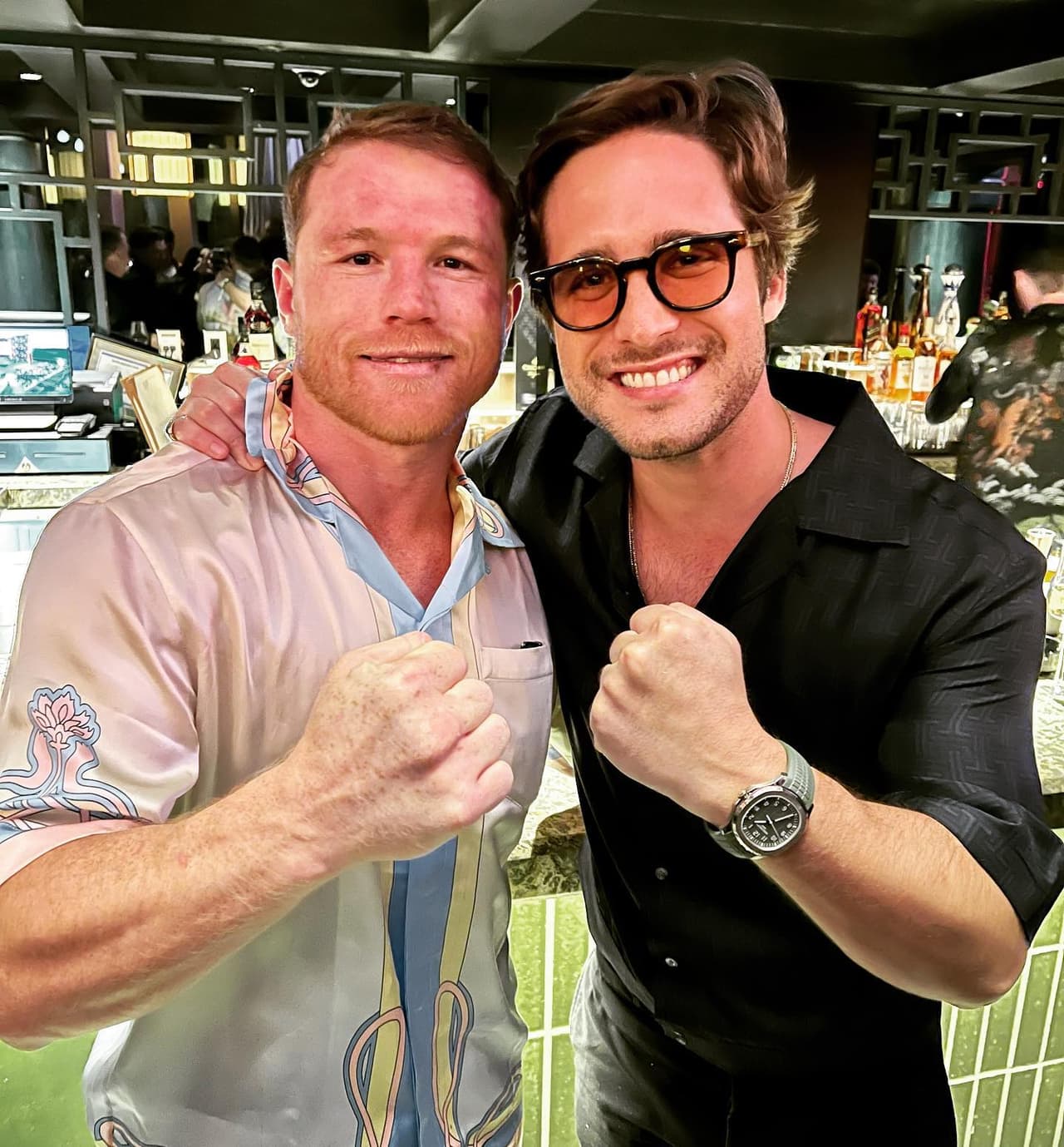 El ‘Canelo’ se fue de fiesta con Diego Boneta tras perder con Bivol
