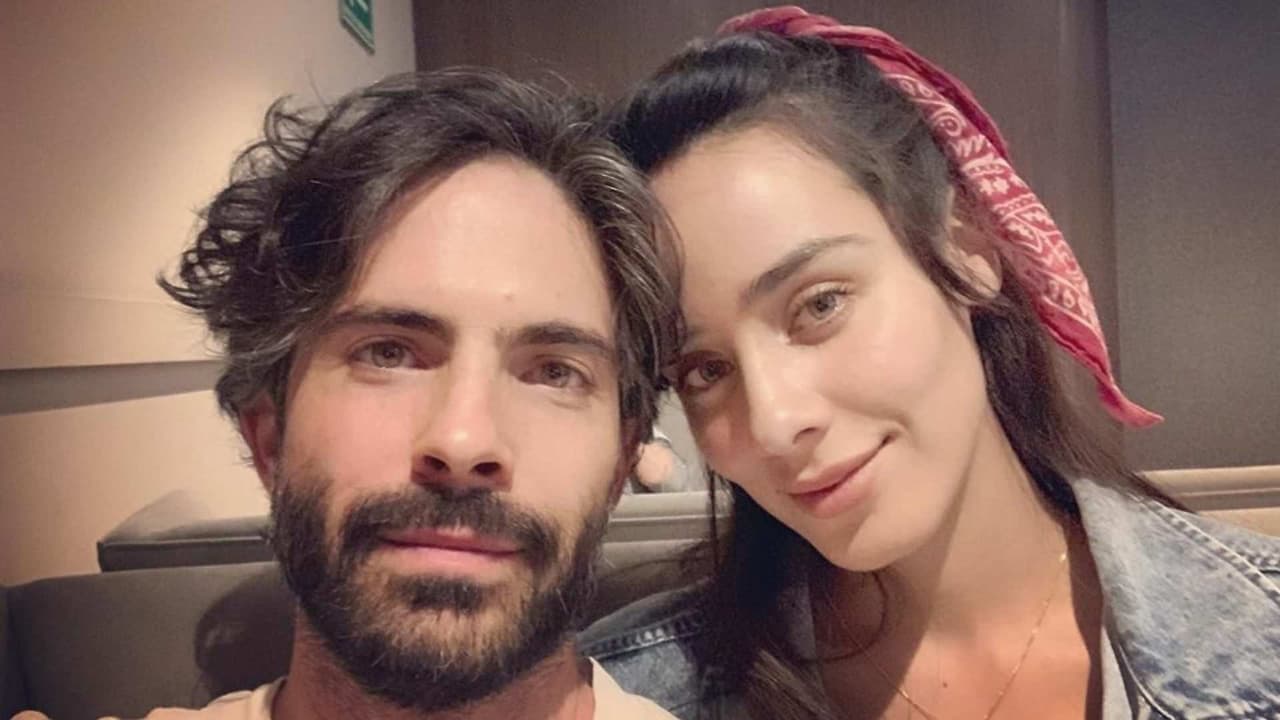 Con tremendo besote, Esmeralda Pimentel y Osvaldo Benavides confirman que sí son novios