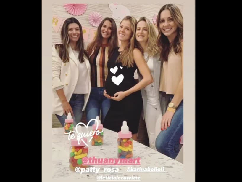 La presentadora de ‘100 mexicanos dijieron’ enseñó cómo había quedado la decoración del evento y algunos de los regalos que le dieron en la íntima fiesta, que fue organizada por sus amigas.