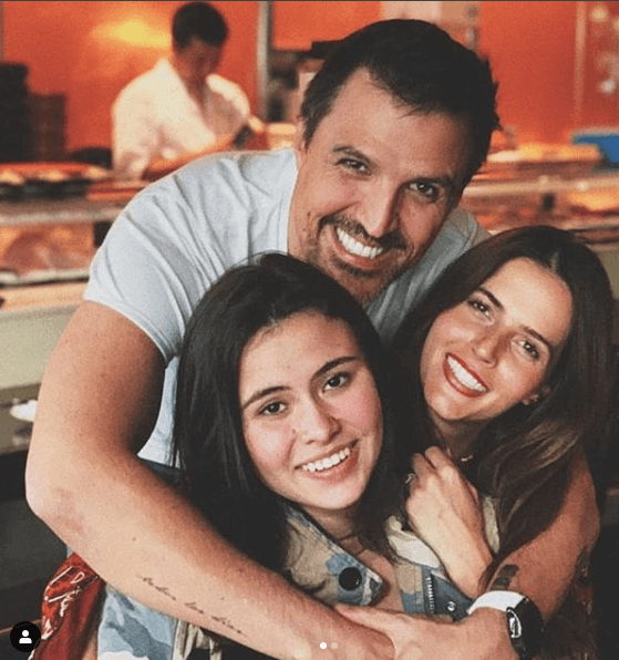Desde que Claudia Álvarez y Billy Rovzar comenzaron su relación en 2012, Álvarez conviviría con Max y Alexandra, hijos del primer matrimonio del productor con Fernanda Gamboa.