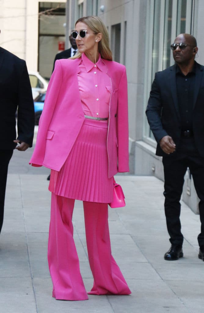 Durante algunos shows de la Semana de la Moda en París y Nueva York y más ciudades del mundo, mucho se debatío sobre si las faldas con pantalones por debajo eran una buena idea.