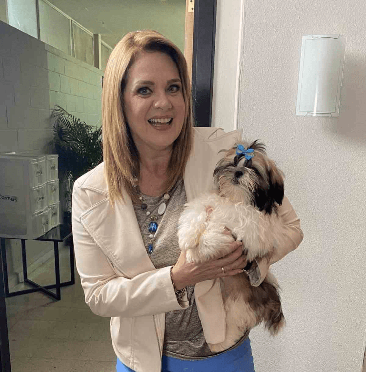 Erika Buenfil presume foto del recuerdo en traje de baño