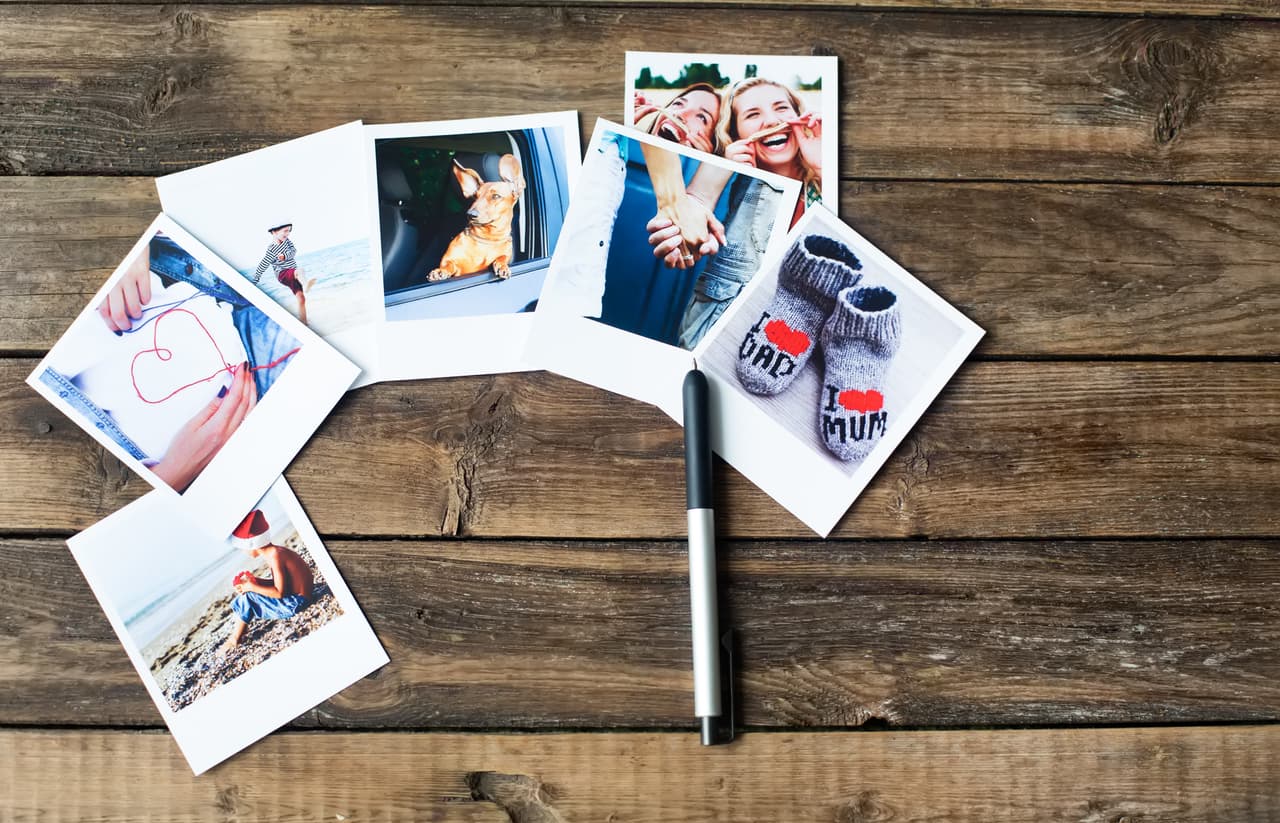 Para tu bff: Colecciona momentos entre amigos con una cámara instantánea que le permitirá capturar fotografías únicas que se pueden conservar en un álbum o utilizar como decoración en sus espacios.
