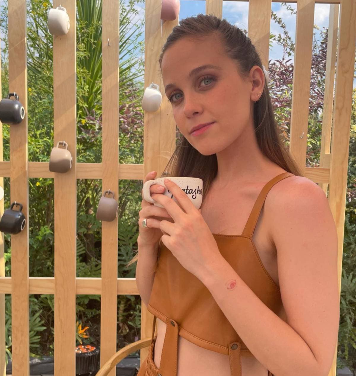 Natasha Dupeyron y más famosas que se ven más jóvenes de lo que son