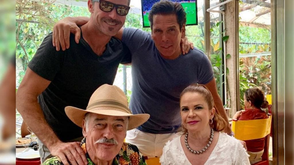 Anteriormente, Andrés García fue cuestionado por sus decisiones, por lo que manifestó que Palazuelos ha estado más cerca de él que su propia familia. 
<br>
<br>“A Roberto lo quiero como a un hijo, más que un hijo. Roberto ha estado conmigo desde niño, yo lo cuidaba de joven, de adolescente. Palazuelos es el que me ha acompañado, el que ha ido conmigo, me ha ayudado, me ha regalado hasta dinero cuando ha sabido que he estado mal, y ahora que ya estoy mayor me sigue ayudando con las cuestiones legales, me habla de vez en cuando, más que mis hijos, (se preocupa por mí) él se lo merece más que los otros hijos, porque es el que más me ha ayudado, el que más sigue pendiente de mí, hasta la fecha, las cosas legales no me las cobra, las lleva él, se hace cargo”, manifestó Andrés García en una ocasión. 
<br>