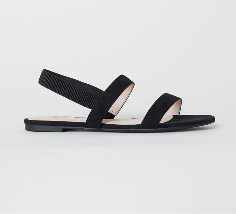 Sandalias flats con correa.