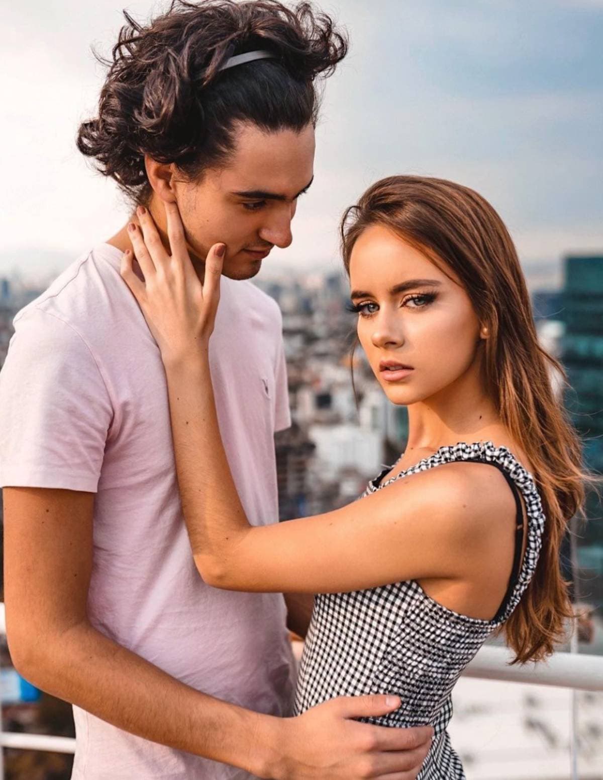 ¿Sebastián Poza celoso por las escenas de Azul Guaita en ‘Rebelde’?