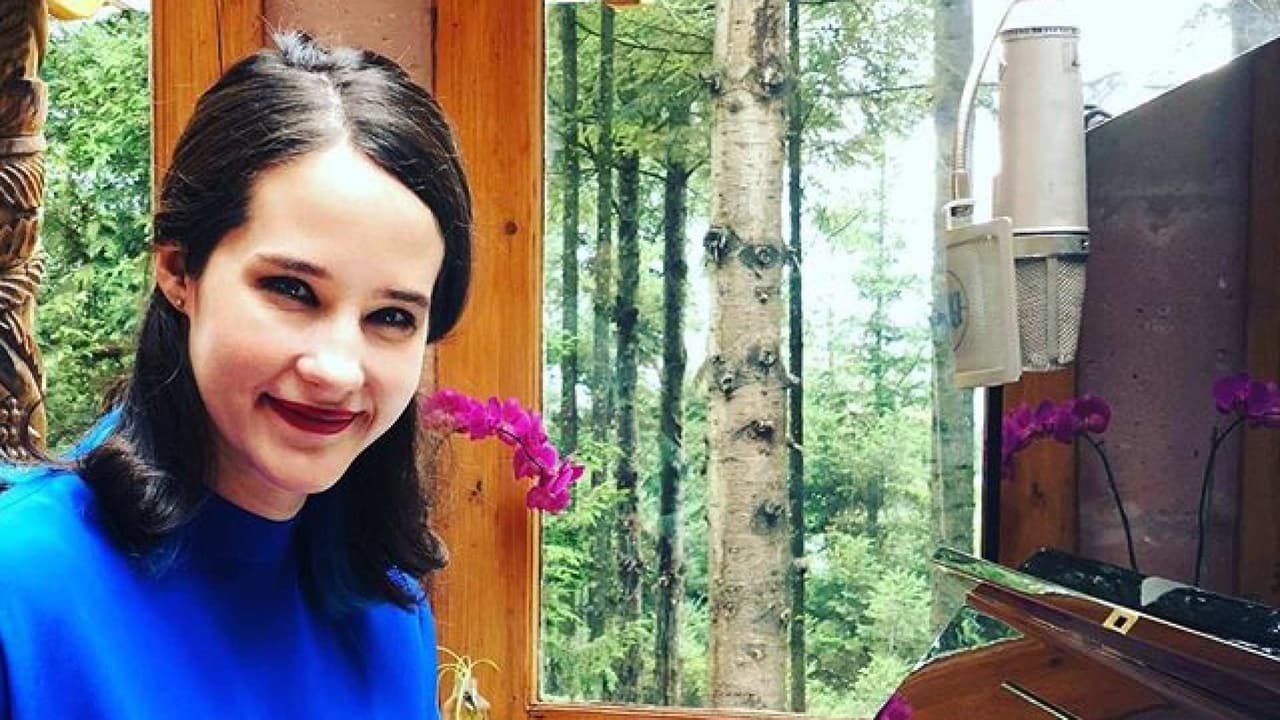 Ximena Sariñana busca castigo para centros que “curan” homosexualidad