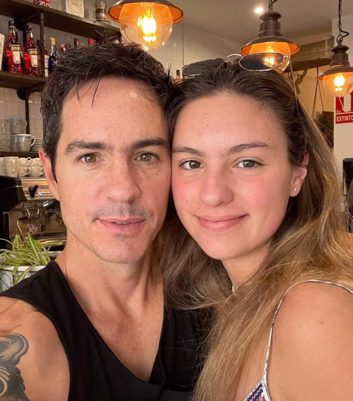 Mauricio Ochamann celebra los 18 años de su hija mayor, Lorenza