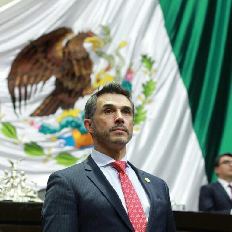 El legislador habló bien de sus colegas de la farándula a quienes conoce de cerca y validó sus carreras.