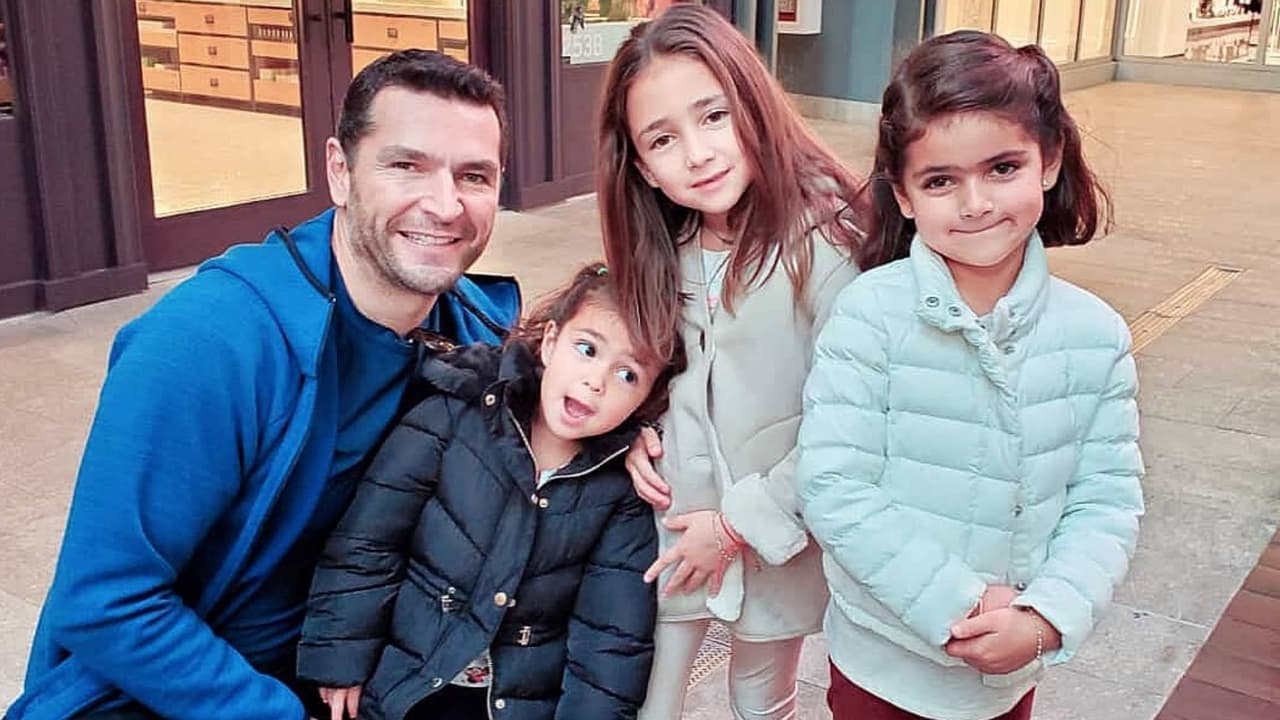 Así hacen ejercicio las hijas de Jacky Bracamontes al lado de su papá